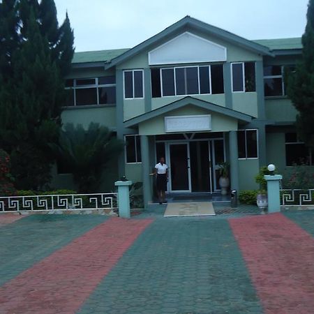 קומסי Wadoma Royale Hotel מראה חיצוני תמונה
