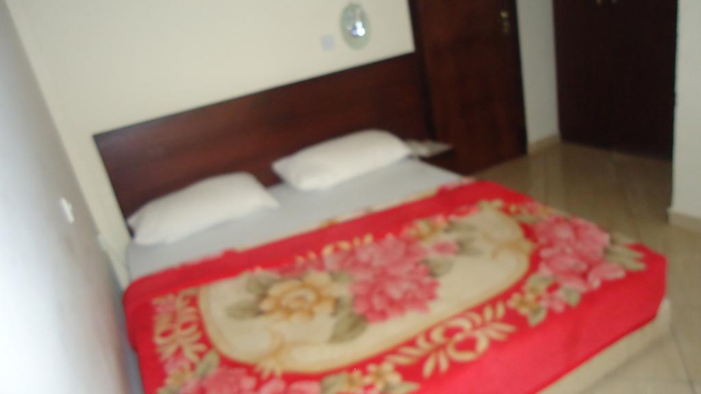 קומסי Wadoma Royale Hotel חדר תמונה