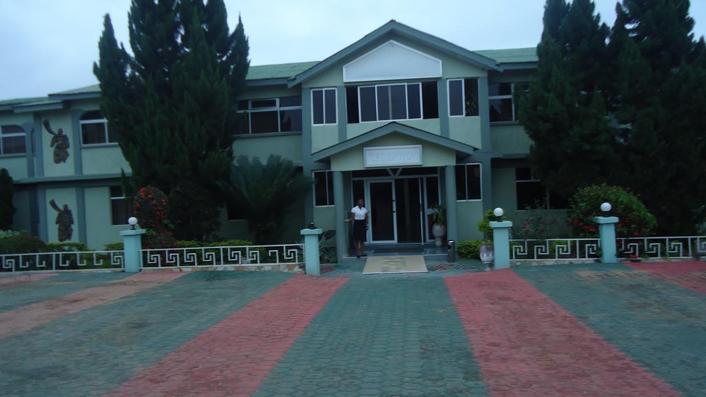 קומסי Wadoma Royale Hotel מראה חיצוני תמונה