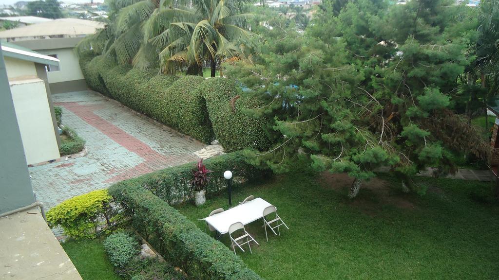 קומסי Wadoma Royale Hotel מראה חיצוני תמונה