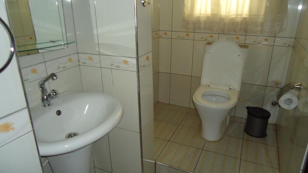 קומסי Wadoma Royale Hotel חדר תמונה
