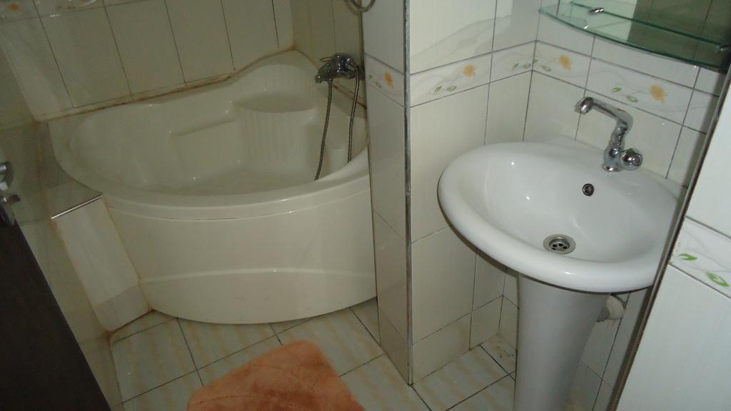 קומסי Wadoma Royale Hotel חדר תמונה