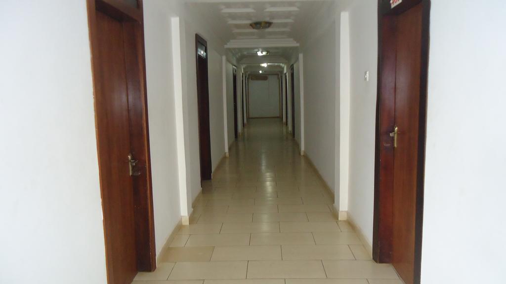 קומסי Wadoma Royale Hotel מראה חיצוני תמונה
