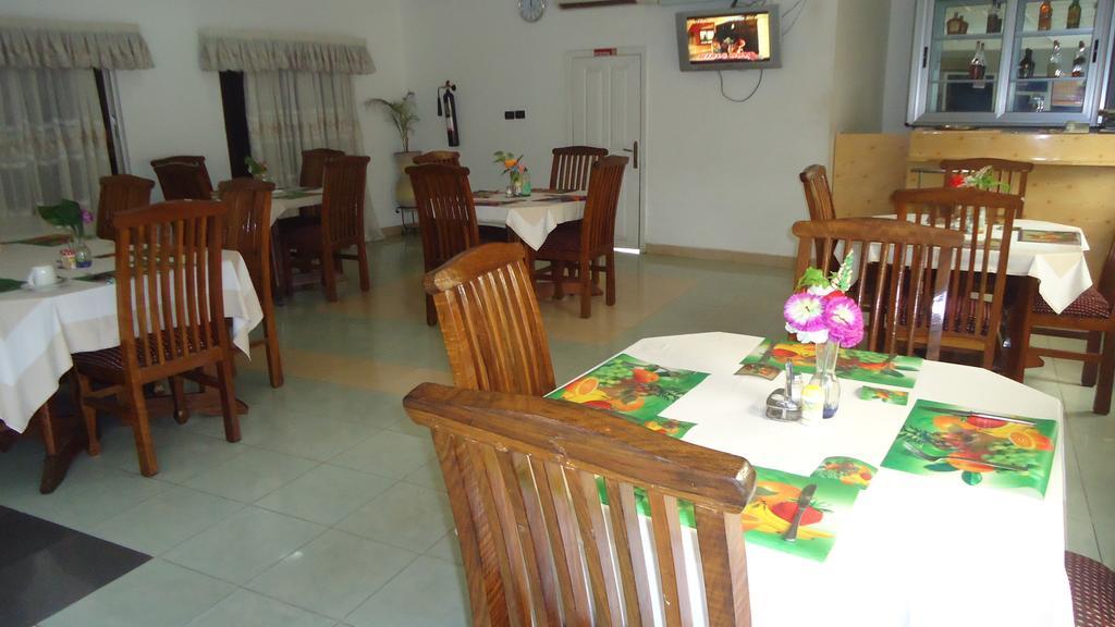 קומסי Wadoma Royale Hotel מראה חיצוני תמונה