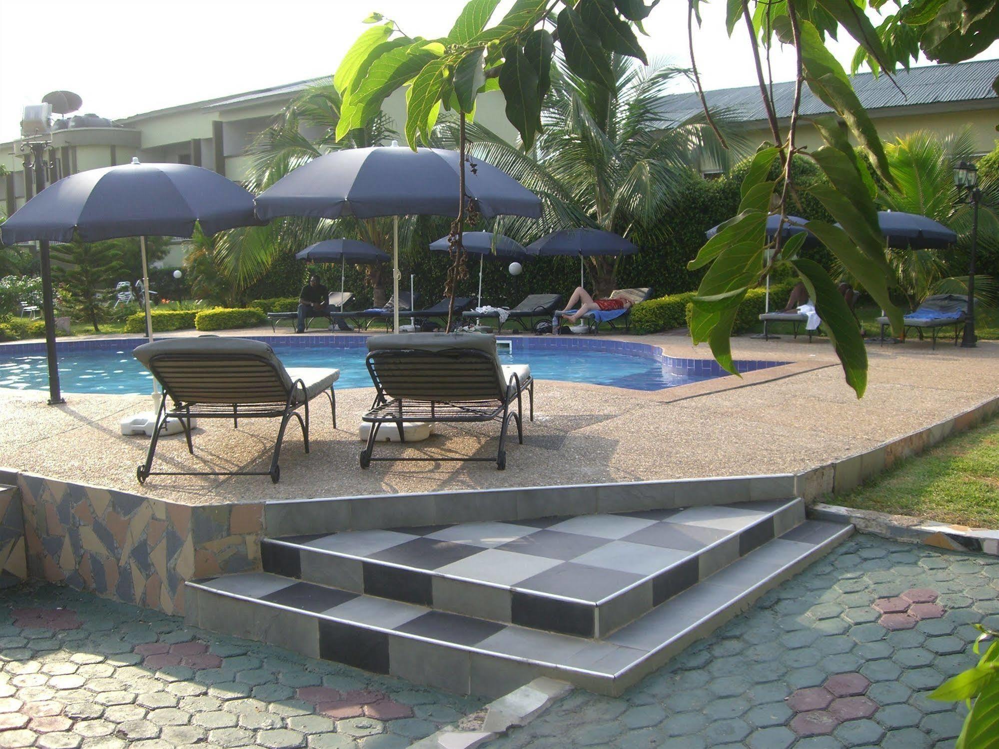 קומסי Wadoma Royale Hotel מראה חיצוני תמונה