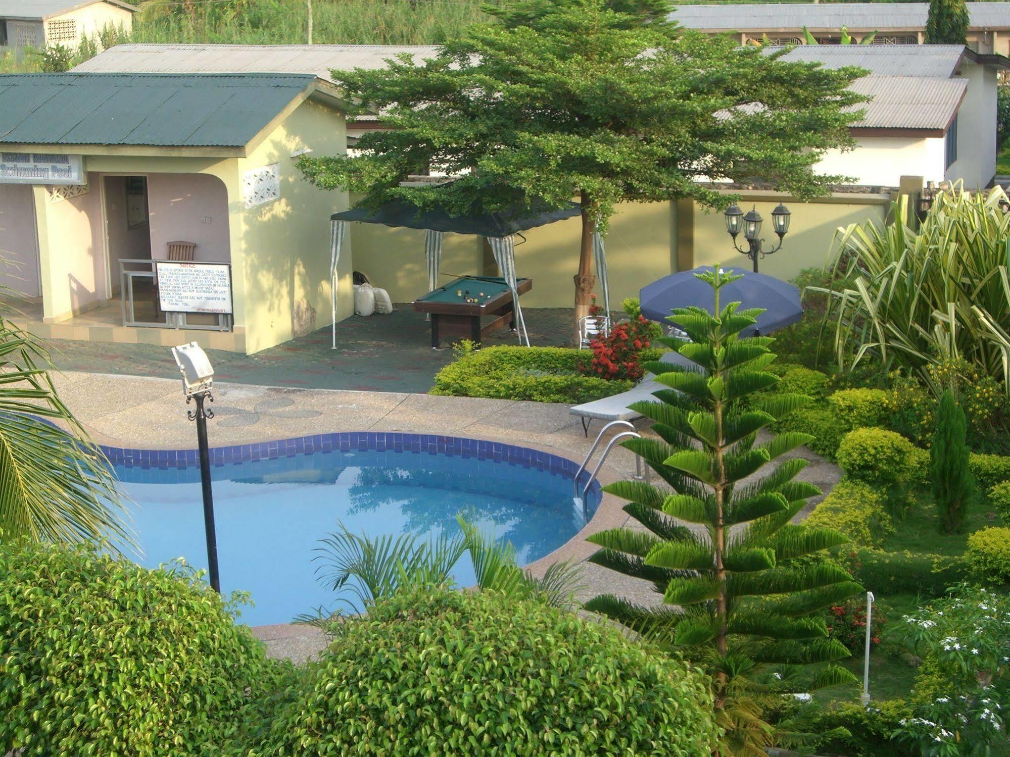 קומסי Wadoma Royale Hotel מראה חיצוני תמונה