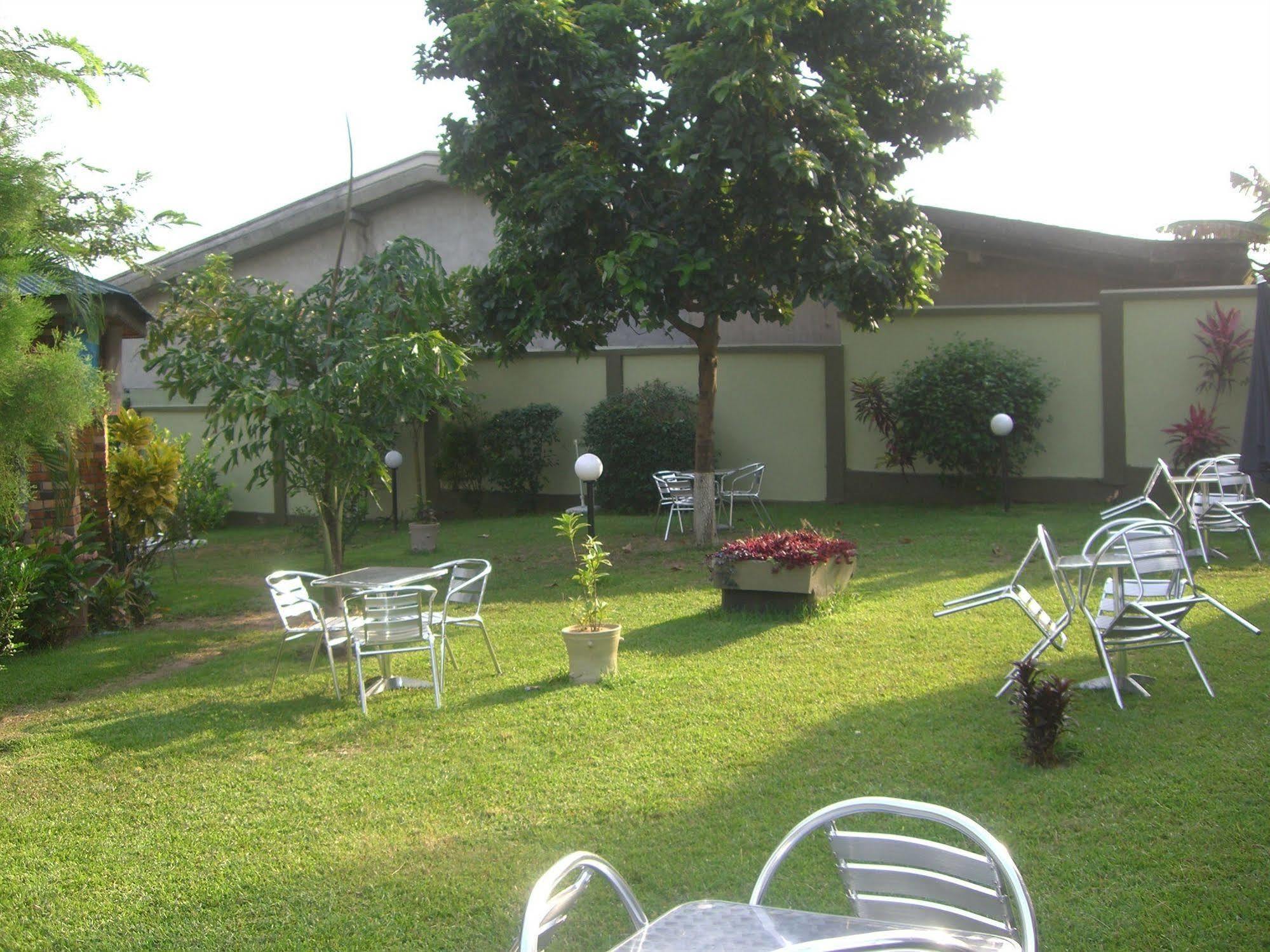 קומסי Wadoma Royale Hotel מראה חיצוני תמונה