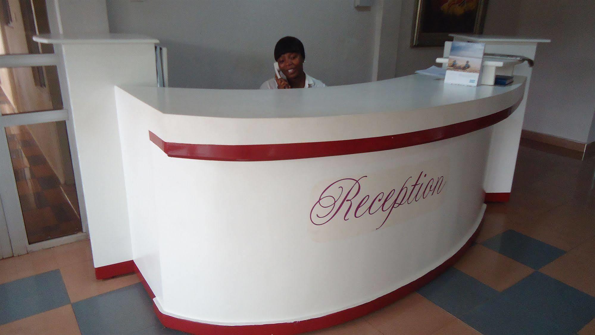 קומסי Wadoma Royale Hotel מראה חיצוני תמונה
